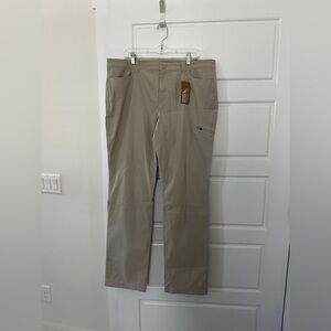 Eddie Bauer Women’s Ranier Light Khaki Pants